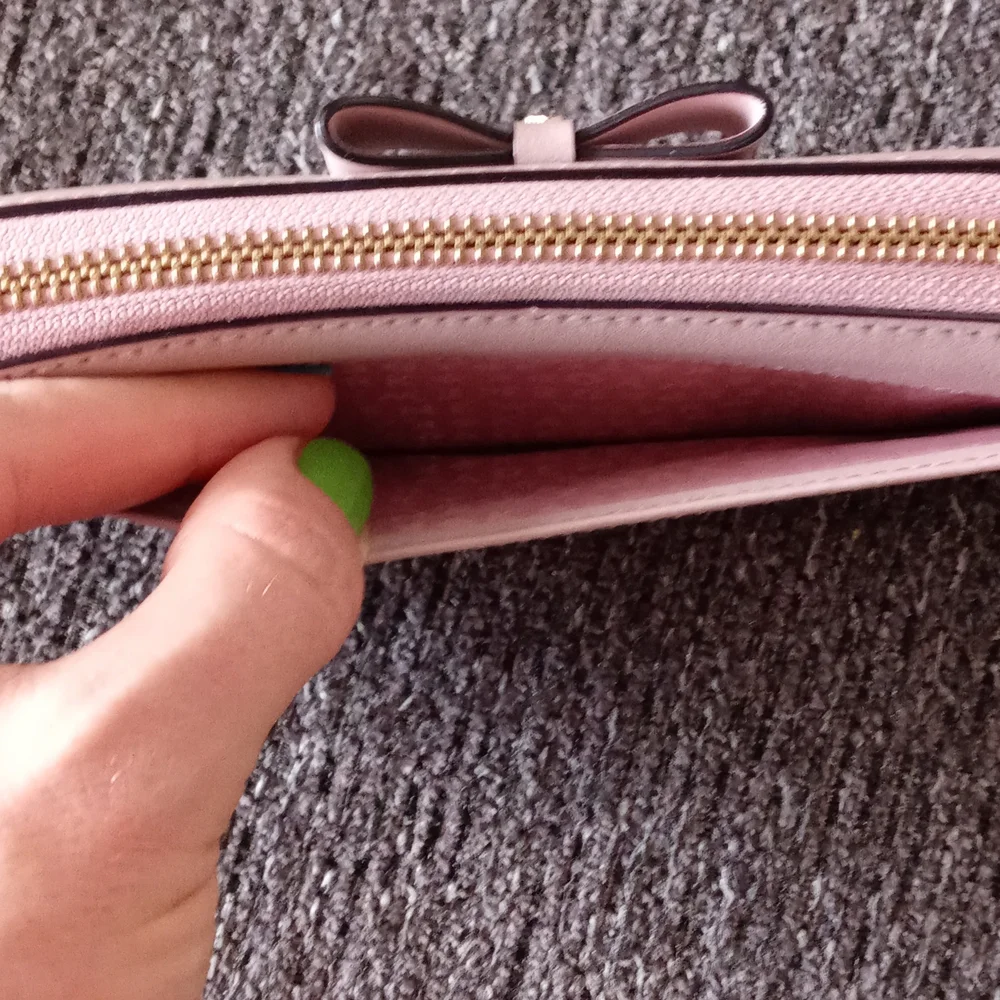 💞HTF Kate Spade💞 - Baldwin Street Nisha Wallet